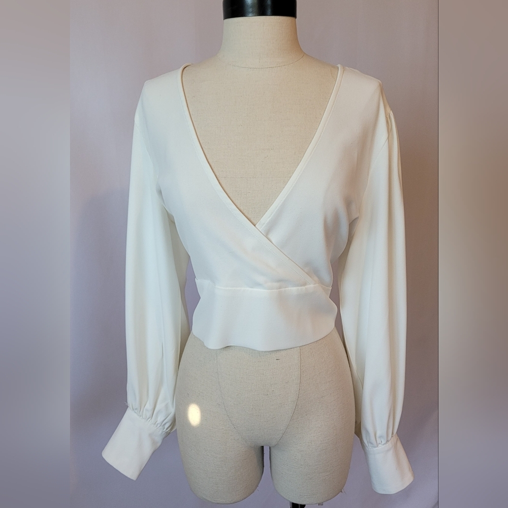 Idem Ditto White Surplice Blouse with Open Back and Bow Accent Sz. Large